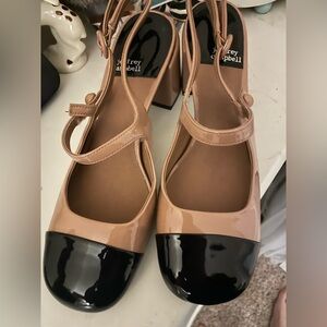 NWT Women’s Jeffrey Campbell Black and Tan Patent leather Shoes